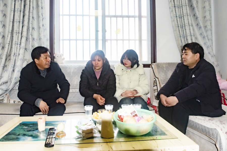 校长家访.jpg