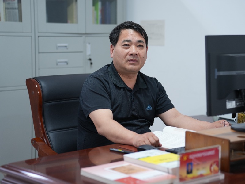 党委委员、副校长:褚俊清