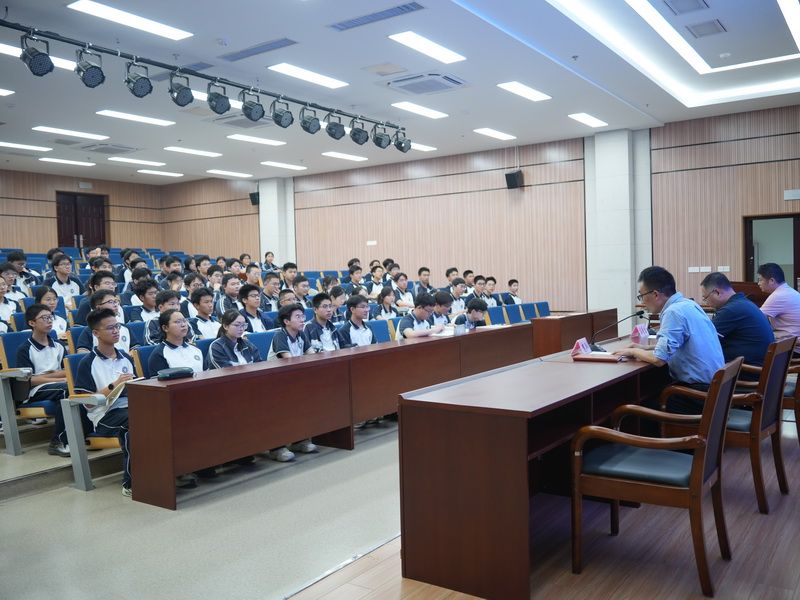 学生.jpg